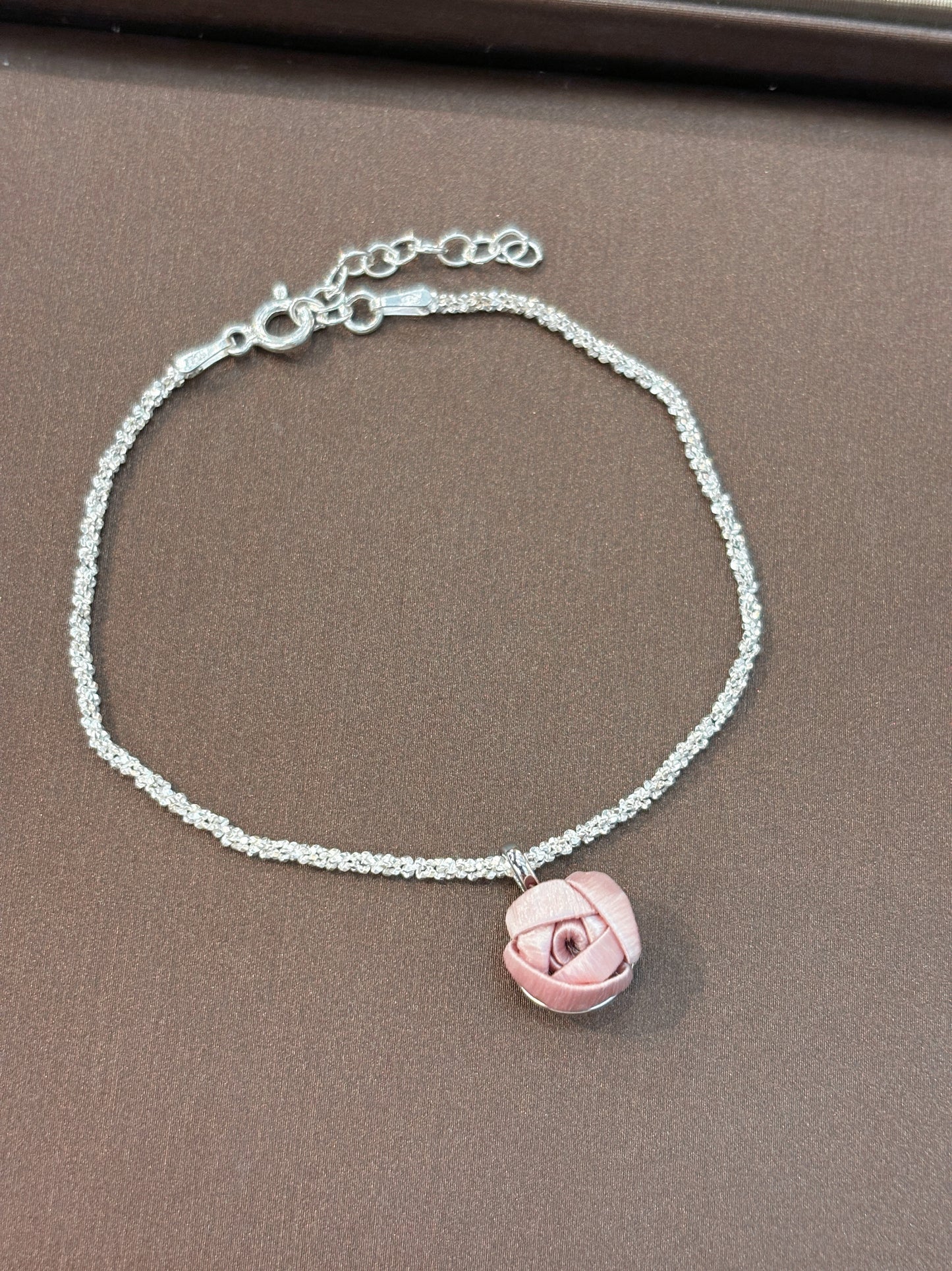 Limited new color: single small rose snowflake bracelet
