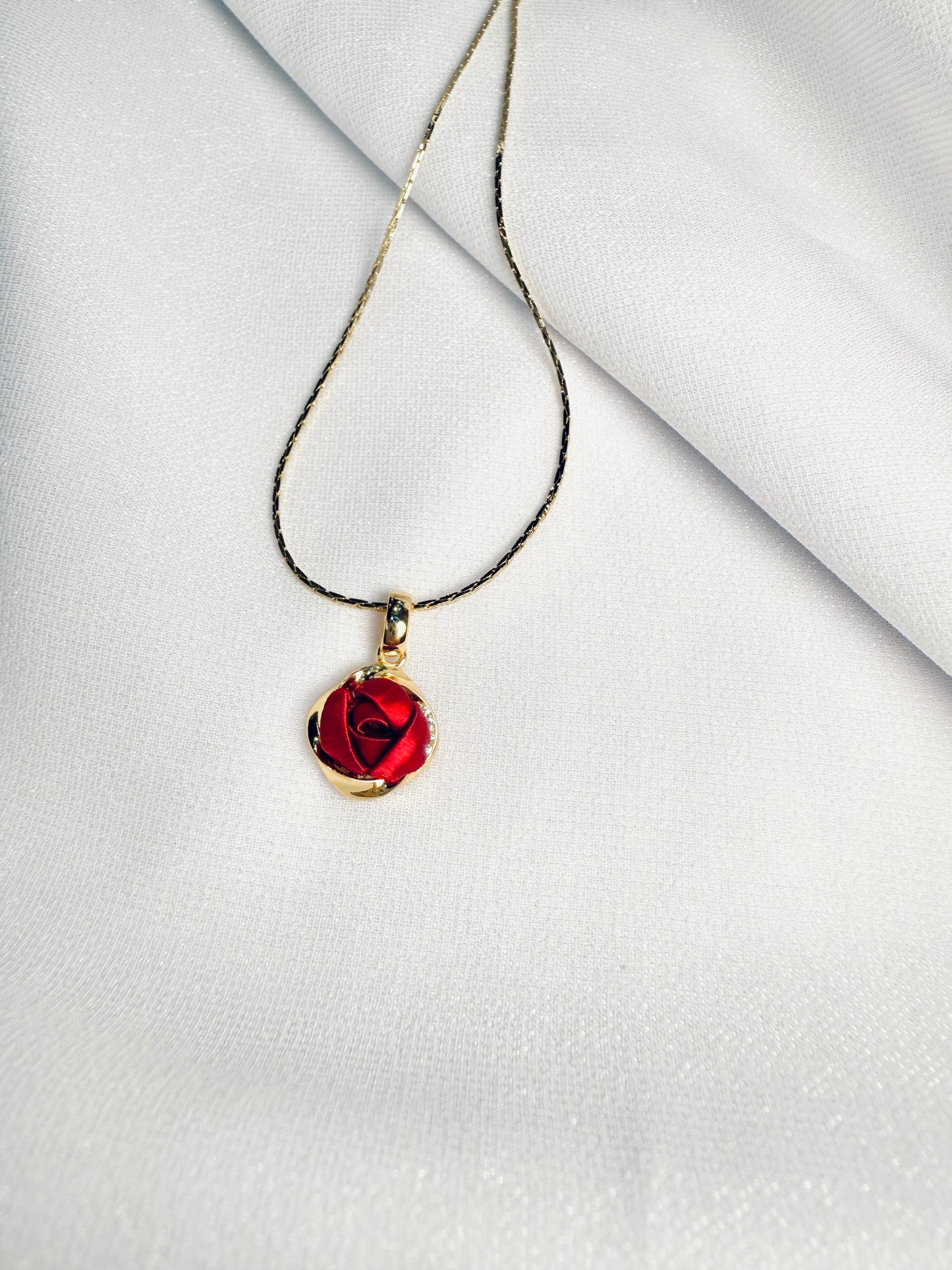 香檳金14K系列:暗紅迷你玫瑰-星空項鍊 *2025聖誕節限定