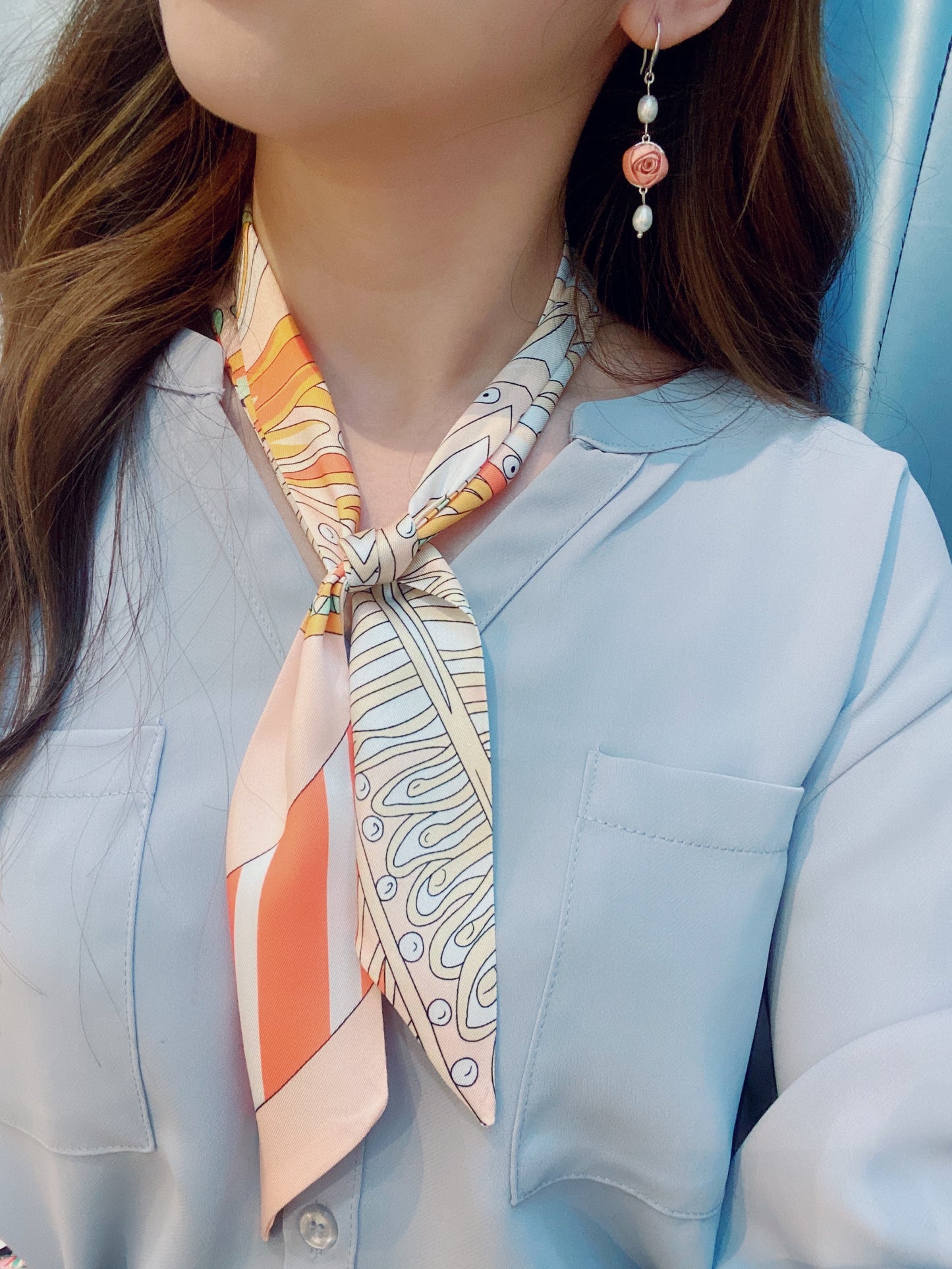 ホリデースタイルのゴージャスなシルクスカーフ - ピンクとオレンジの縞模様