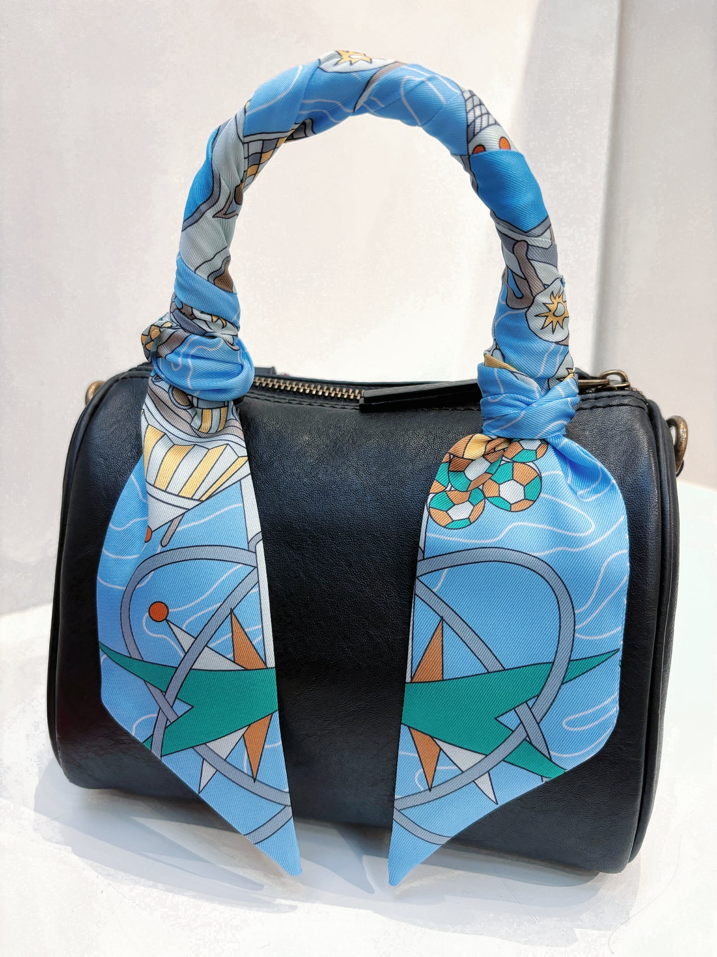 ホリデースタイルのゴージャスなスカーフ - フライングボートブルー