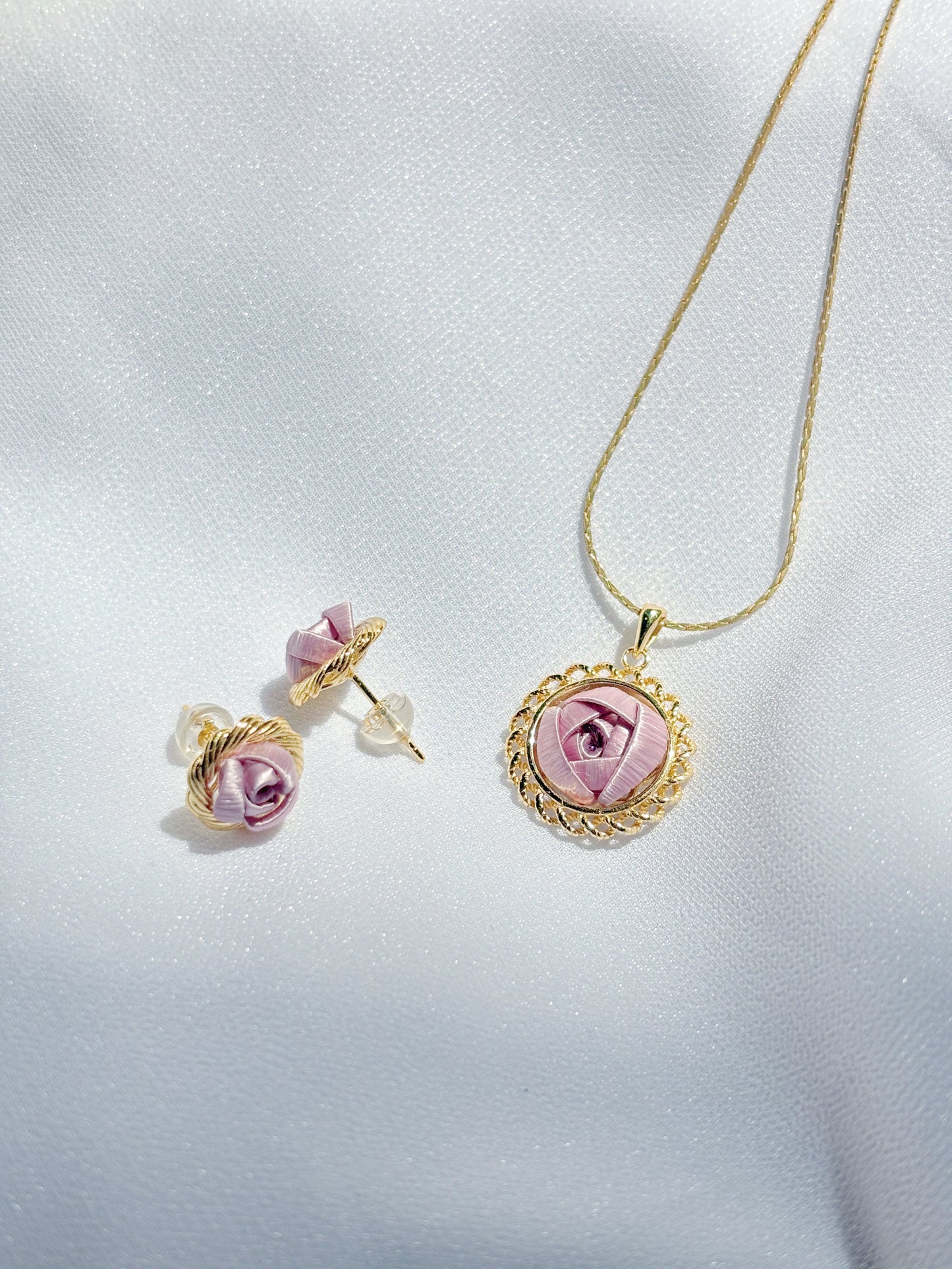 Champagne Gold : MIst Purple MIni Rose Earrings