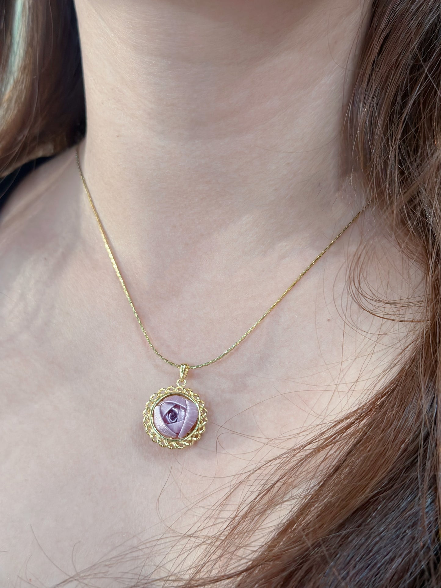 Champagne Gold : MIst Purple Little Rose Necklace 