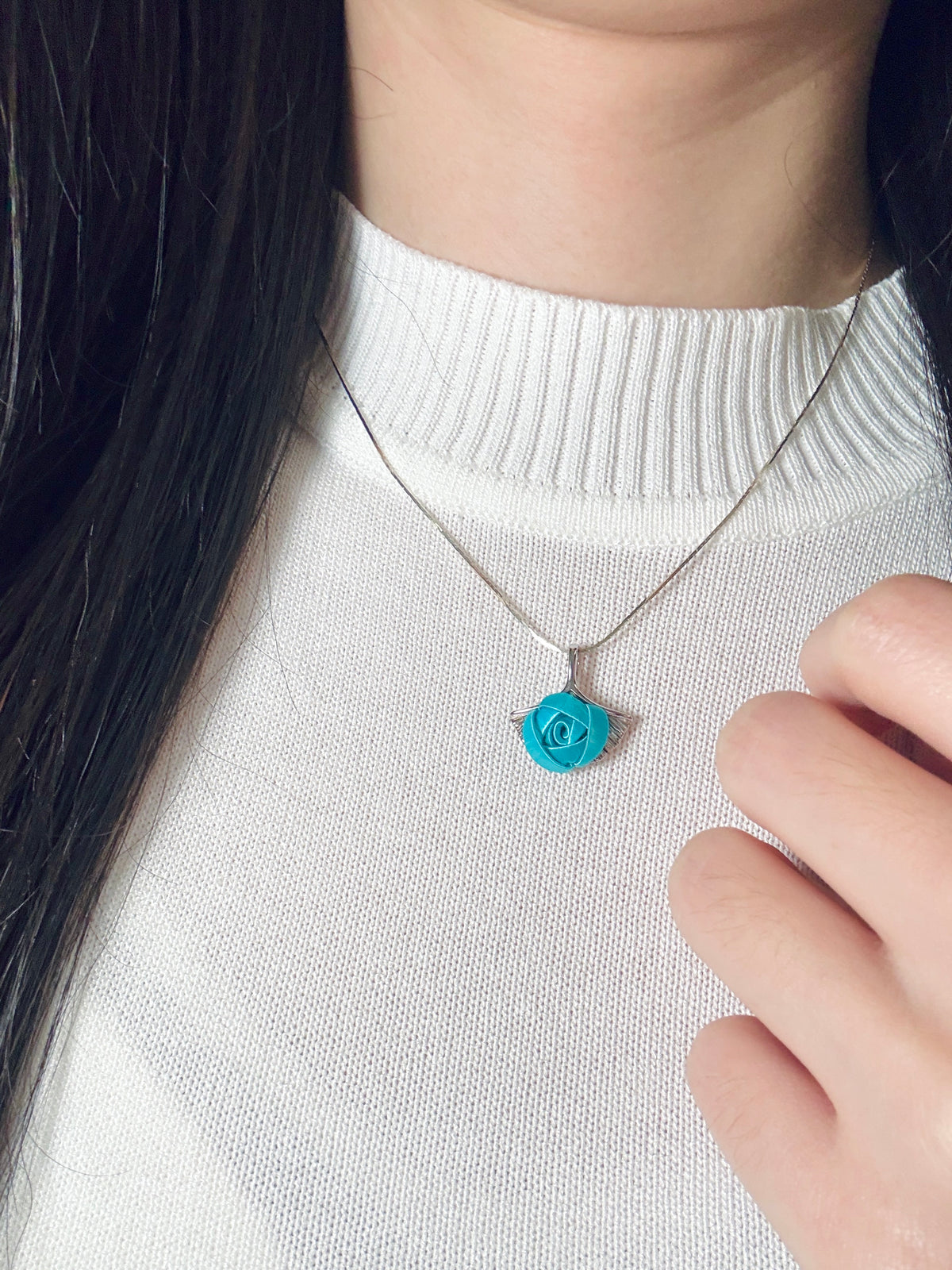 Tiny Ginkgo: Tiny Ginkgo Rose Necklace