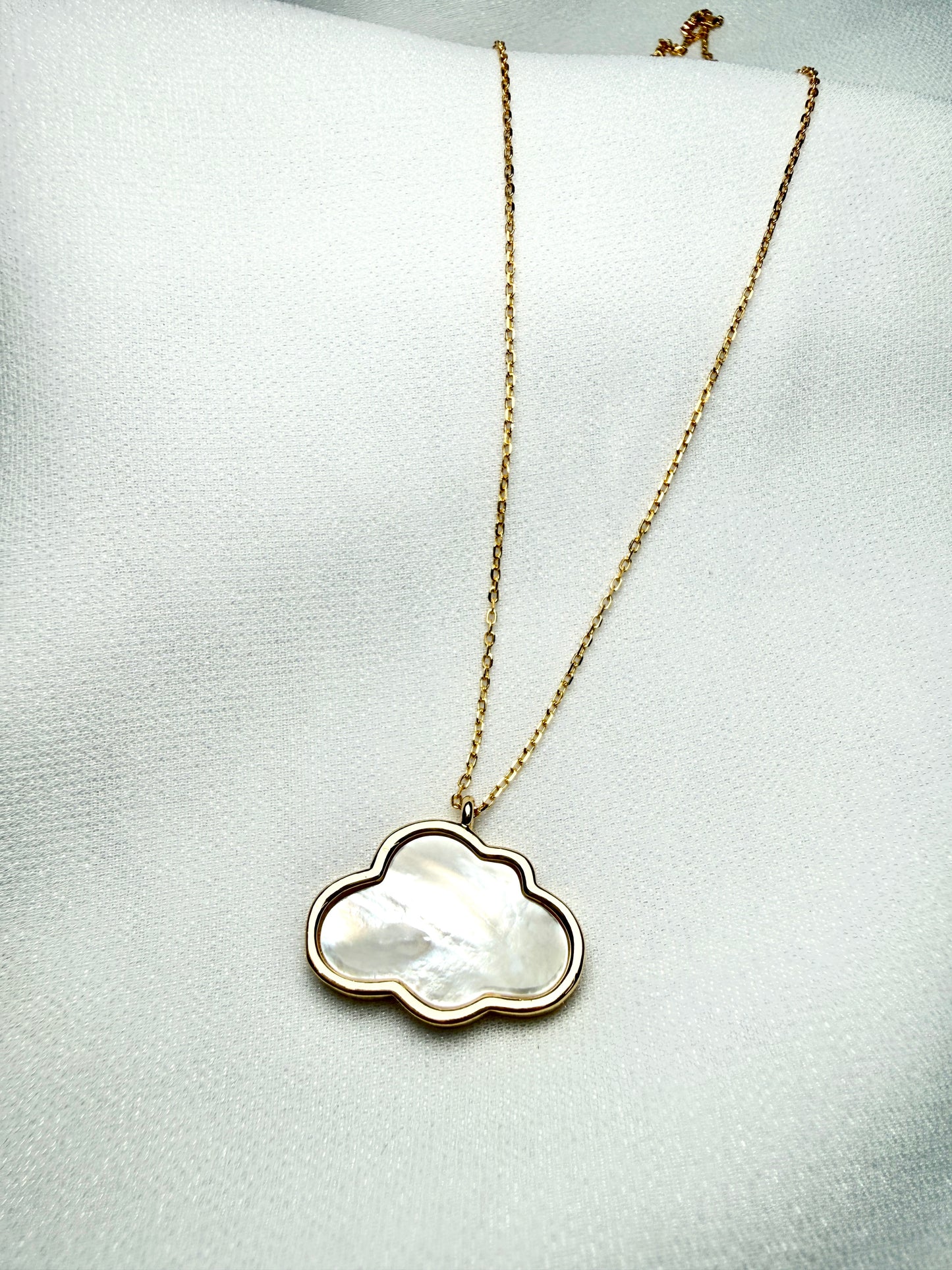 Cloudia Series-Mother of pearl necklace