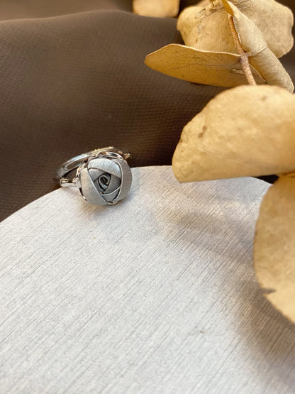 Classic Series: Single Small Rose Ring