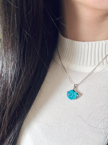 Tiny Ginkgo: Tiny Ginkgo Rose Necklace