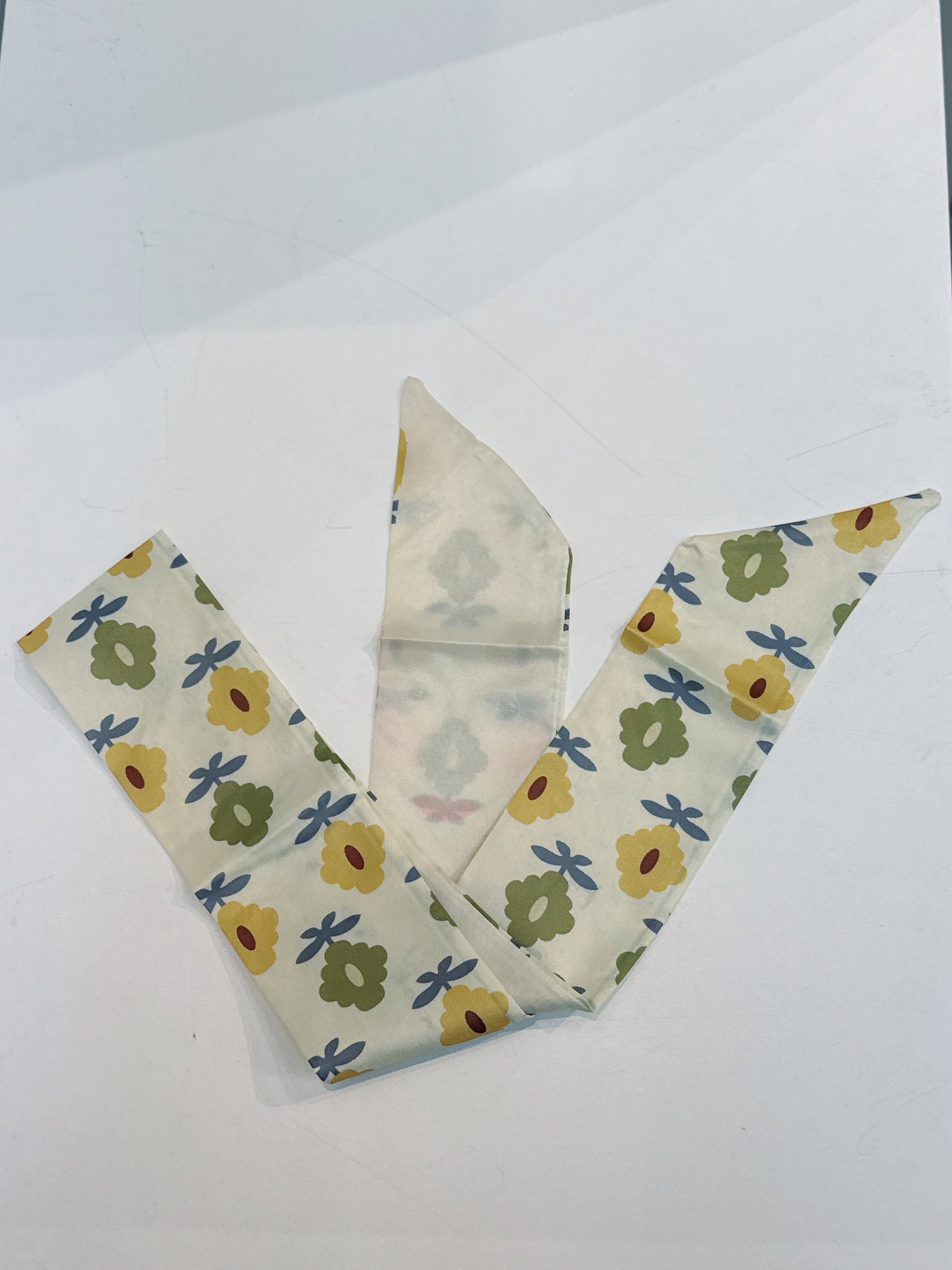 棉質小絲巾 單面黃底圓形幾何花