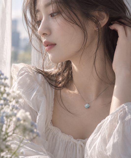Embrace Collection: Wavy Pearl Necklace