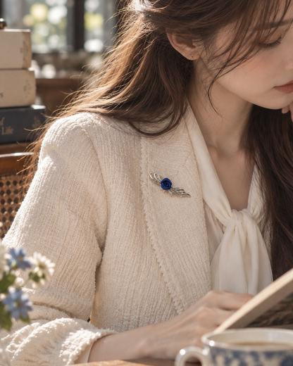 Starry Midnight: Midnight Blue Mini Rose-Meteor Brooch Necklace