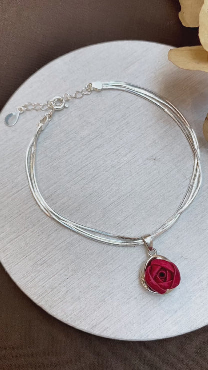 Fewness: three-strand small rose bracelet