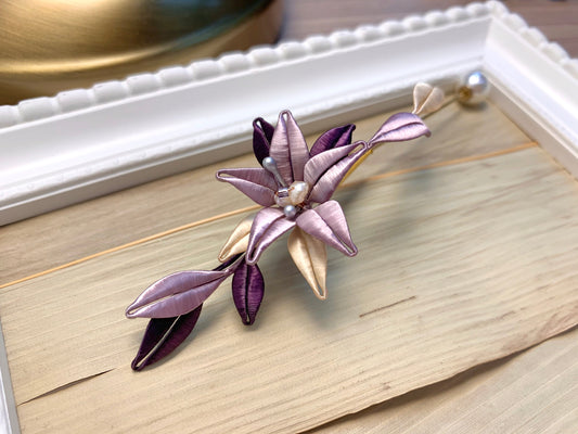 Silk Flora Classic: Silk Lily Brooch